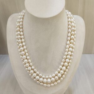 The Natural Pearl Three-Line Oval & Round Shape Necklace: A Masterpiece of Timeless Elegance 047